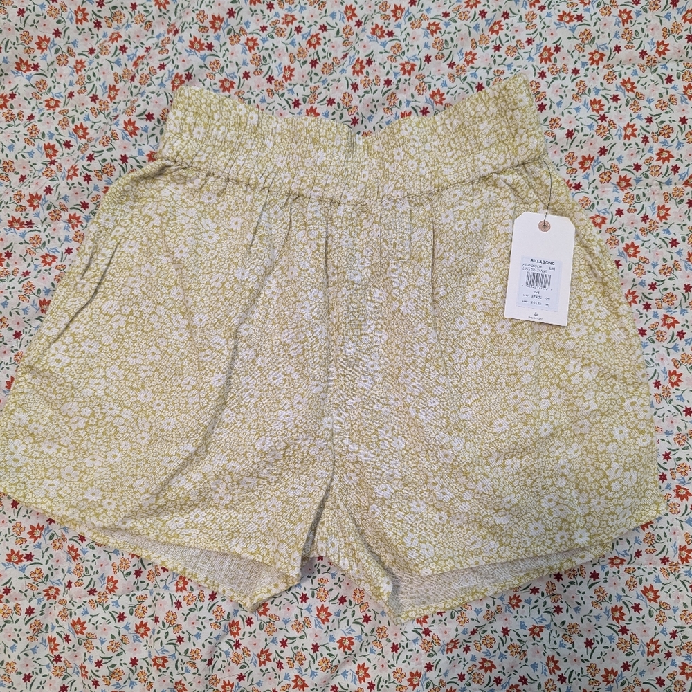 NWT Billabong Love To Lounge Shorts